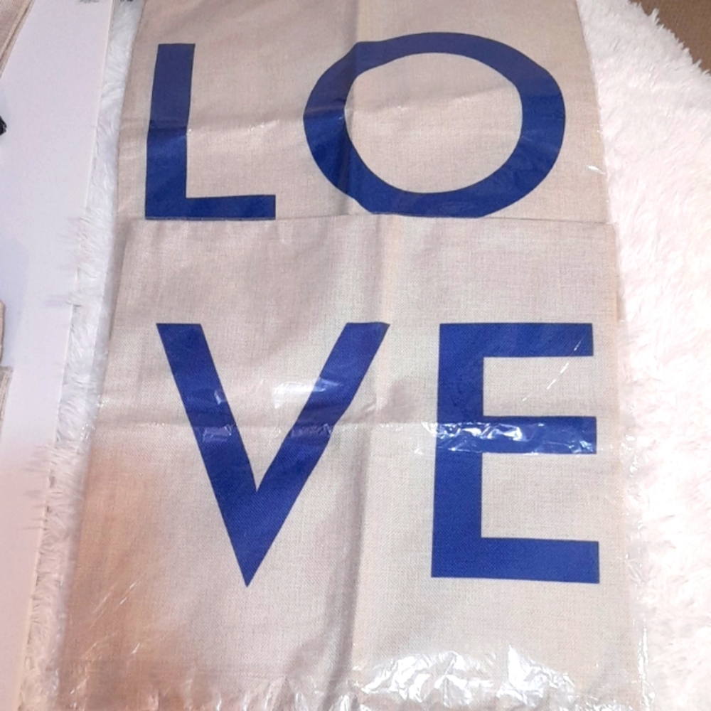 💗 17" LOVE Pillow Case Set